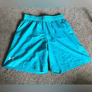 Under Armour loose fit athletic shorts in size men’s medium